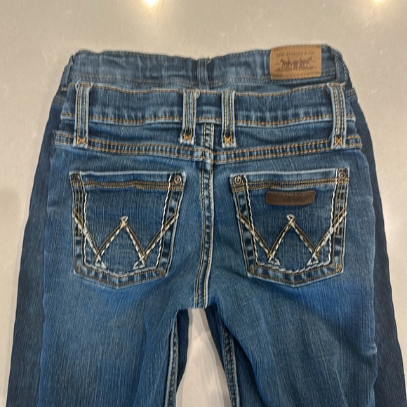 Girls bootcut jeans wrangler and Levi’s size 8 denim jeans flare - Picture 3 of 6